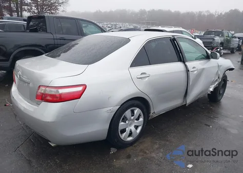 2009 Toyota Camry Le V6 z USA, uszkodzony, nr VIN 4T1BK46K49U076762